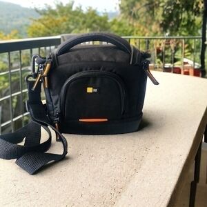 Logic Camcorder Kit Bag Black Compact Camera Case Travel Padded 8x4x7 Excellent